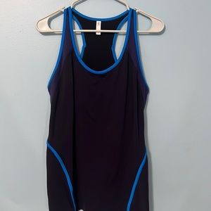 Gap workout tank with self bra